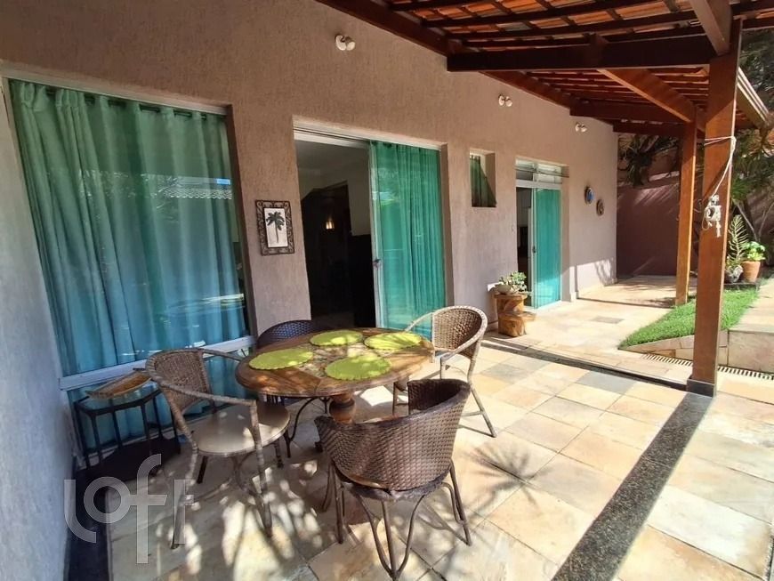 Casa à venda com 5 quartos, 360m² - Foto 1