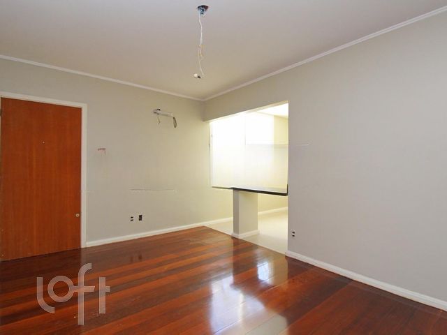 Apartamento com 72m², 2 dormitórios, 1 suíte, 1 vaga, Petrópolis em Porto Alegre