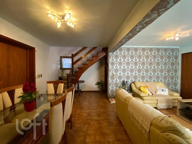 Casa com 263m², 3 dormitórios, 1 suíte, 3 vagas, Higienópolis em Porto Alegre