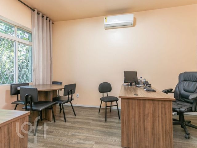 Casa com 213m², 3 dormitórios, 2 suítes, 1 vaga, Chácara das Pedras em Porto Alegre