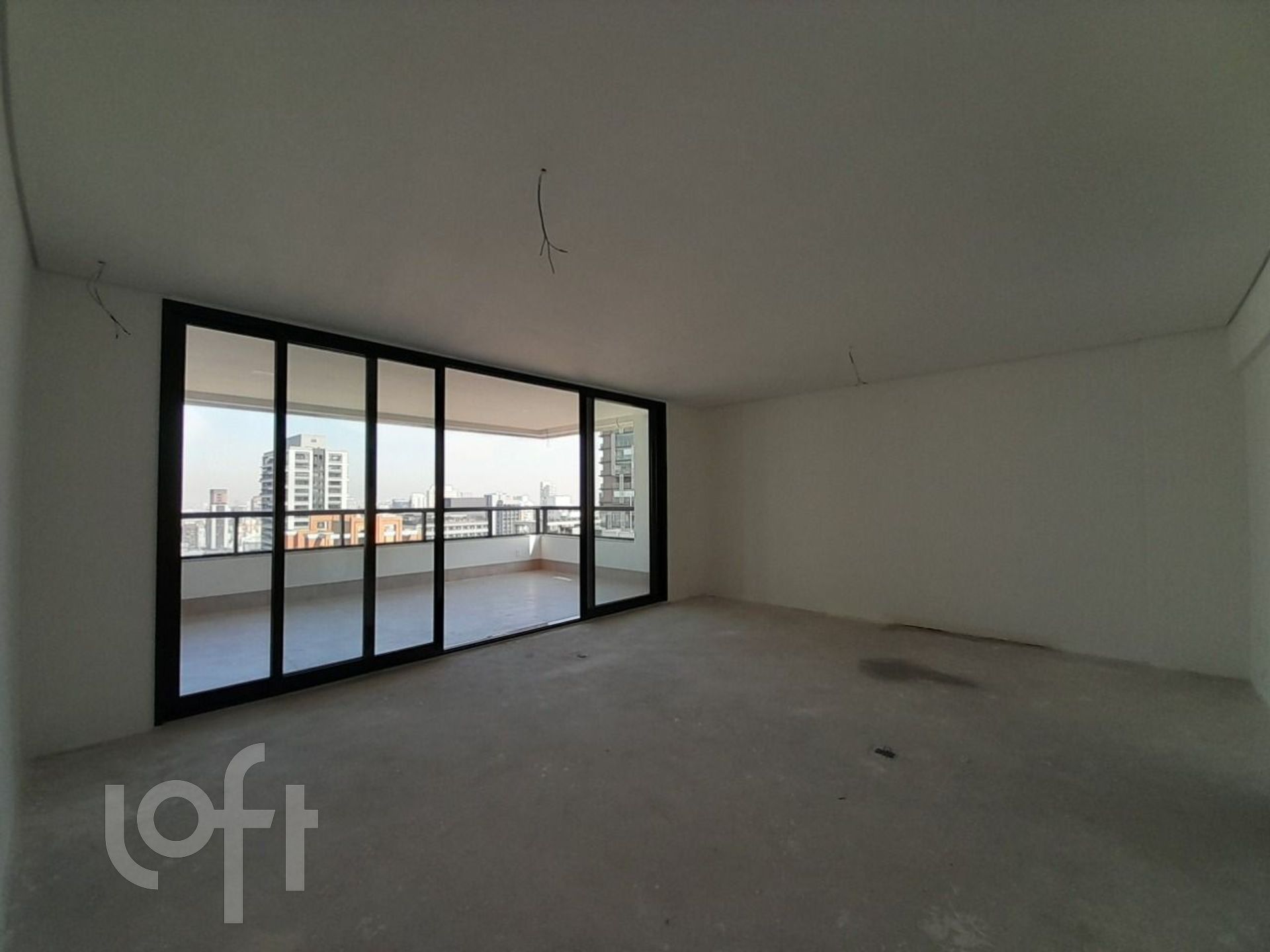 Apartamento à venda com 3 quartos, 150m² - Foto 2