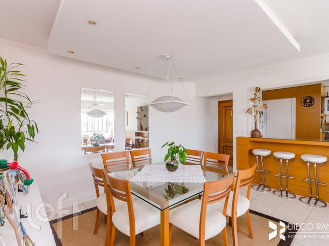 Apartamento com 102m², 3 dormitórios, 1 suíte, 1 vaga, Santana em Porto Alegre