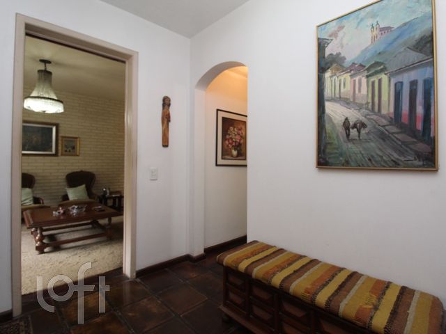 Casa com 289m², 4 dormitórios, 1 suíte, 3 vagas, Petrópolis em Porto Alegre