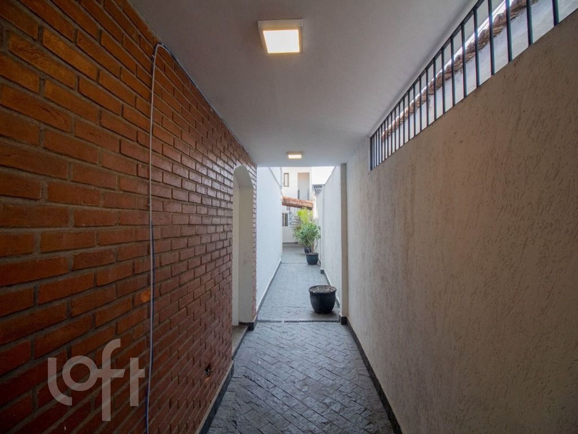 Casa à venda com 4 quartos, 200m² - Foto 16