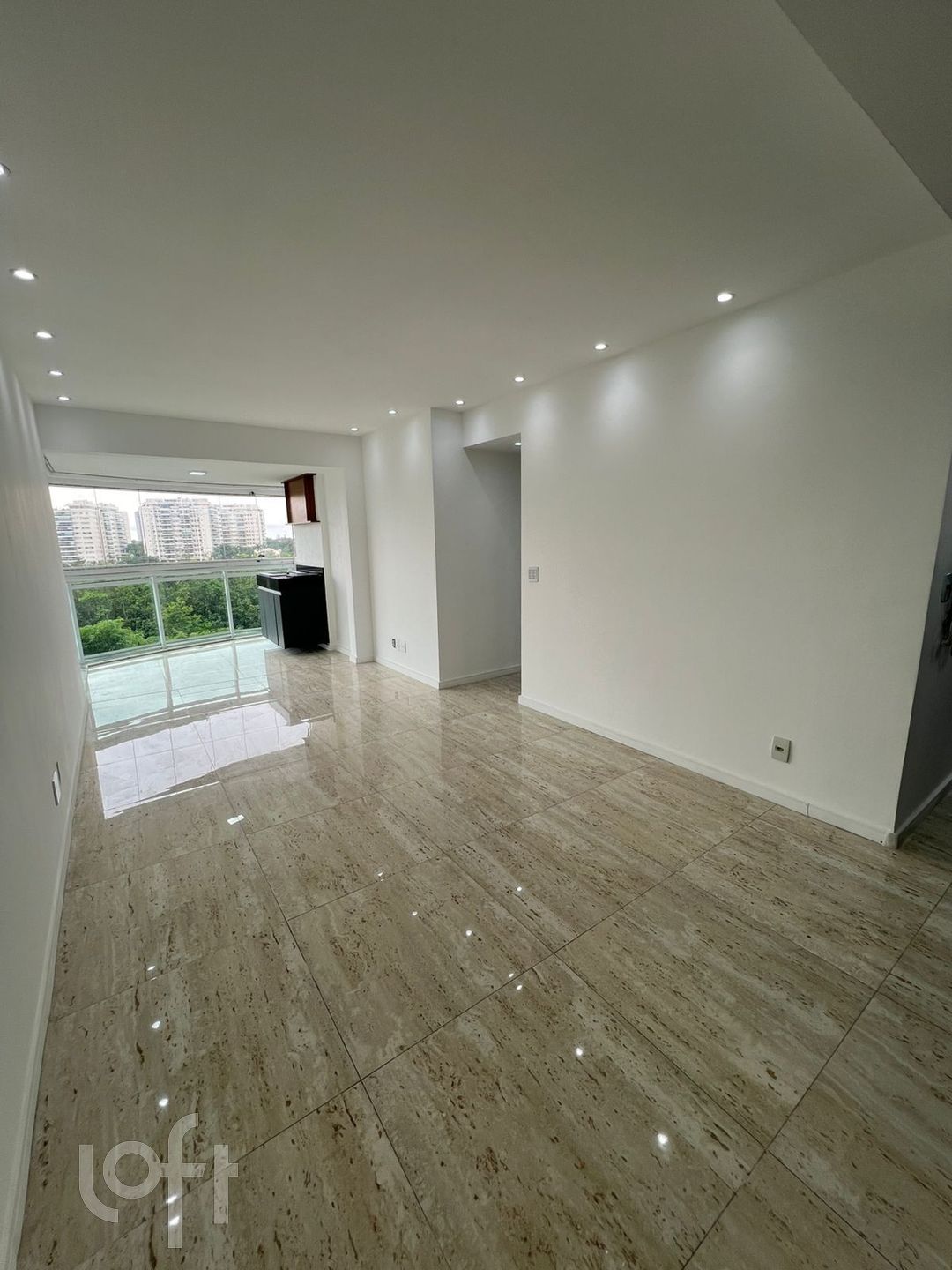 Apartamento à venda em Recreio dos Bandeirantes com 75 m², 3 quartos, 1 vaga