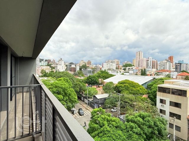 Apartamento com 74m², 2 dormitórios, 1 vaga, Auxiliadora em Porto Alegre