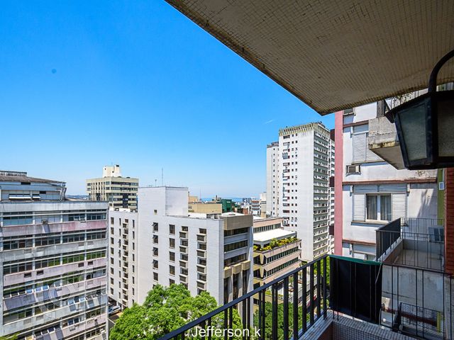 Apartamento com 96m², 2 dormitórios, 1 suíte, Independência em Porto Alegre