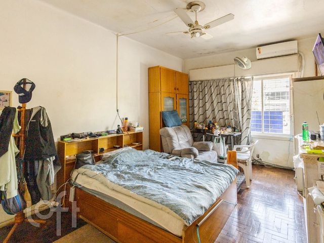 Casa com 300m², 3 dormitórios, 1 suíte, 5 vagas, Petrópolis em Porto Alegre