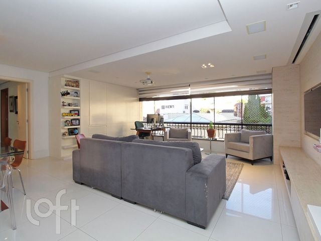 Apartamento com 111m², 3 dormitórios, 1 suíte, 2 vagas, Higienópolis em Porto Alegre