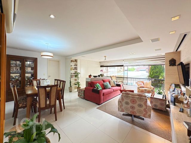 Apartamento com 111m², 3 dormitórios, 1 suíte, 2 vagas, Higienópolis em Porto Alegre