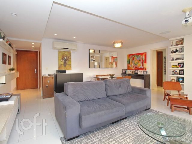 Apartamento com 111m², 3 dormitórios, 1 suíte, 2 vagas, Higienópolis em Porto Alegre