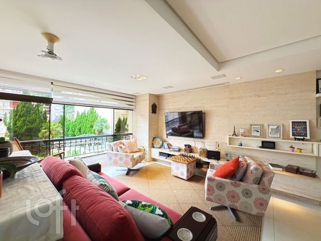 Apartamento com 111m², 3 dormitórios, 1 suíte, 2 vagas, Higienópolis em Porto Alegre