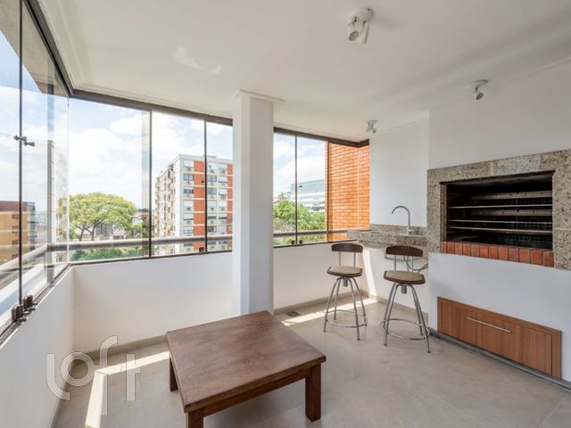 Apartamento com 145m², 3 dormitórios, 1 suíte, 1 vaga, Bela Vista em Porto Alegre