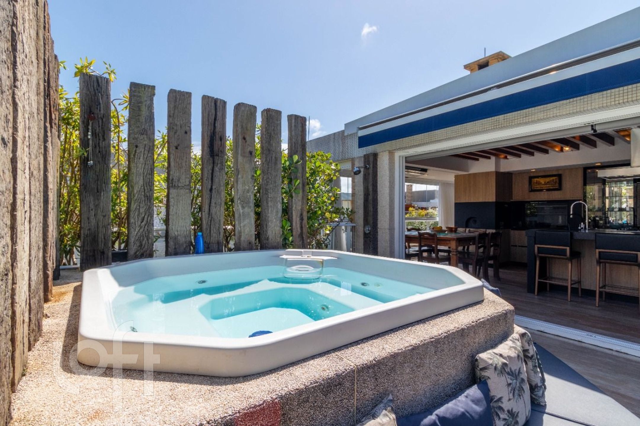Apartamentos com 198m², 3 quartos, 3 suítes, 3 garagens, no bairro Campeche Norte em Florianópolis