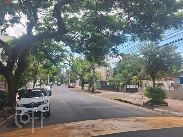 Casa com 100m², 3 dormitórios, 3 vagas, Higienópolis em Porto Alegre