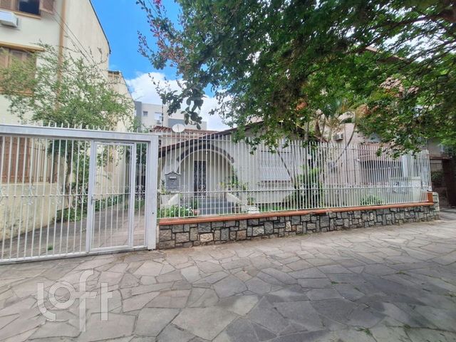 Casa com 100m², 3 dormitórios, 3 vagas, Higienópolis em Porto Alegre