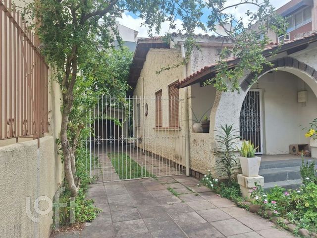 Casa com 100m², 3 dormitórios, 3 vagas, Higienópolis em Porto Alegre