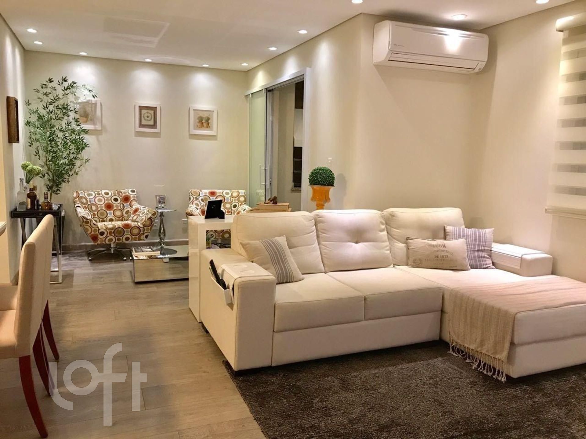 Apartamento à venda com 2 quartos, 72m² - Foto 2