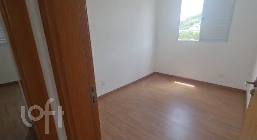 Apartamento à venda com 2 quartos, 52m² - Foto 4