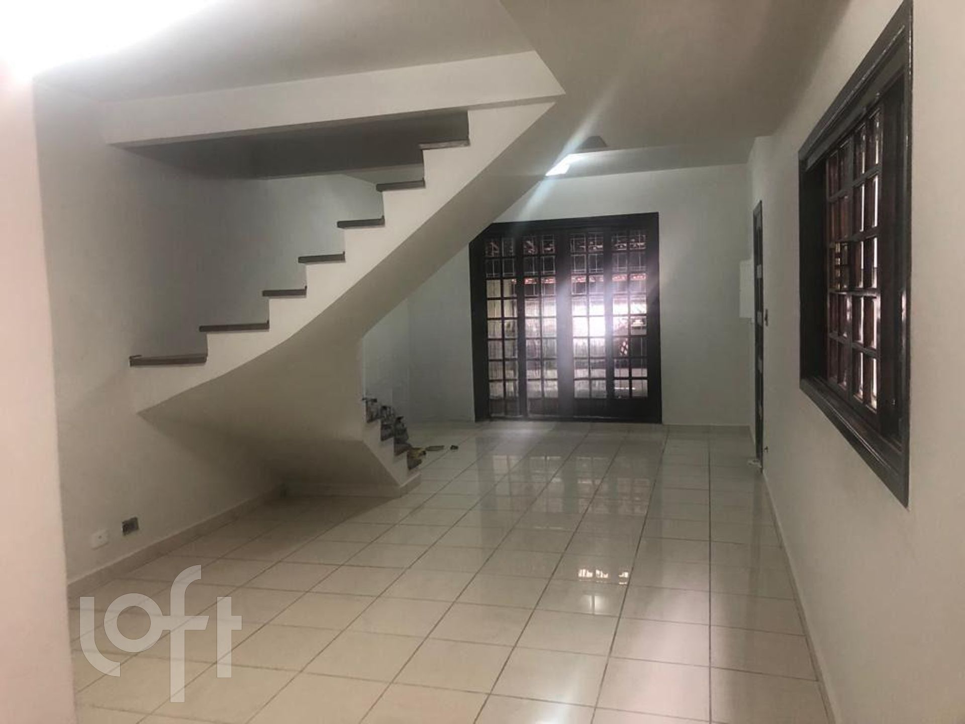 Casa à venda com 3 quartos, 156m² - Foto 1