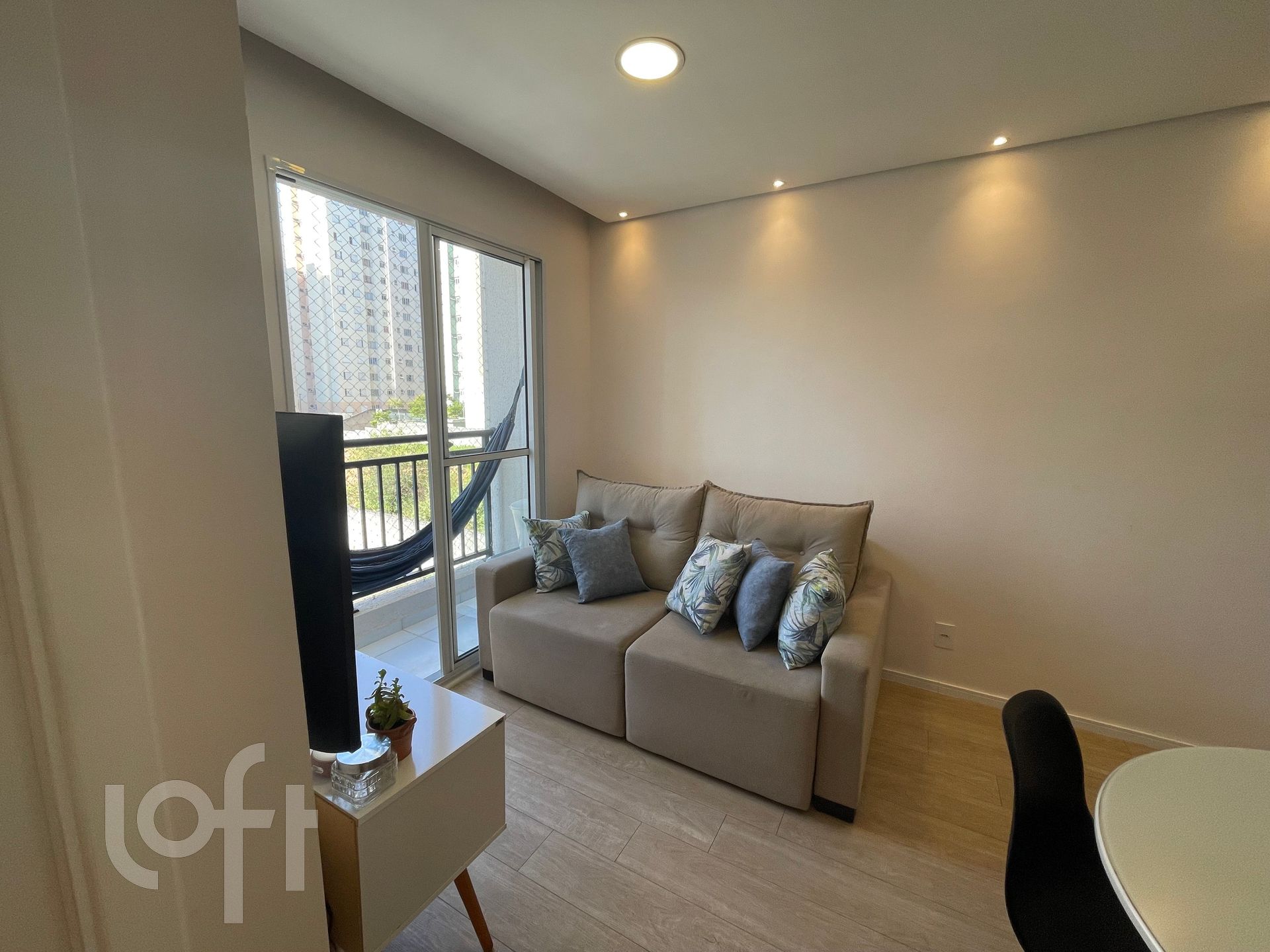 Apartamento à venda com 2 quartos, 42m² - Foto 3