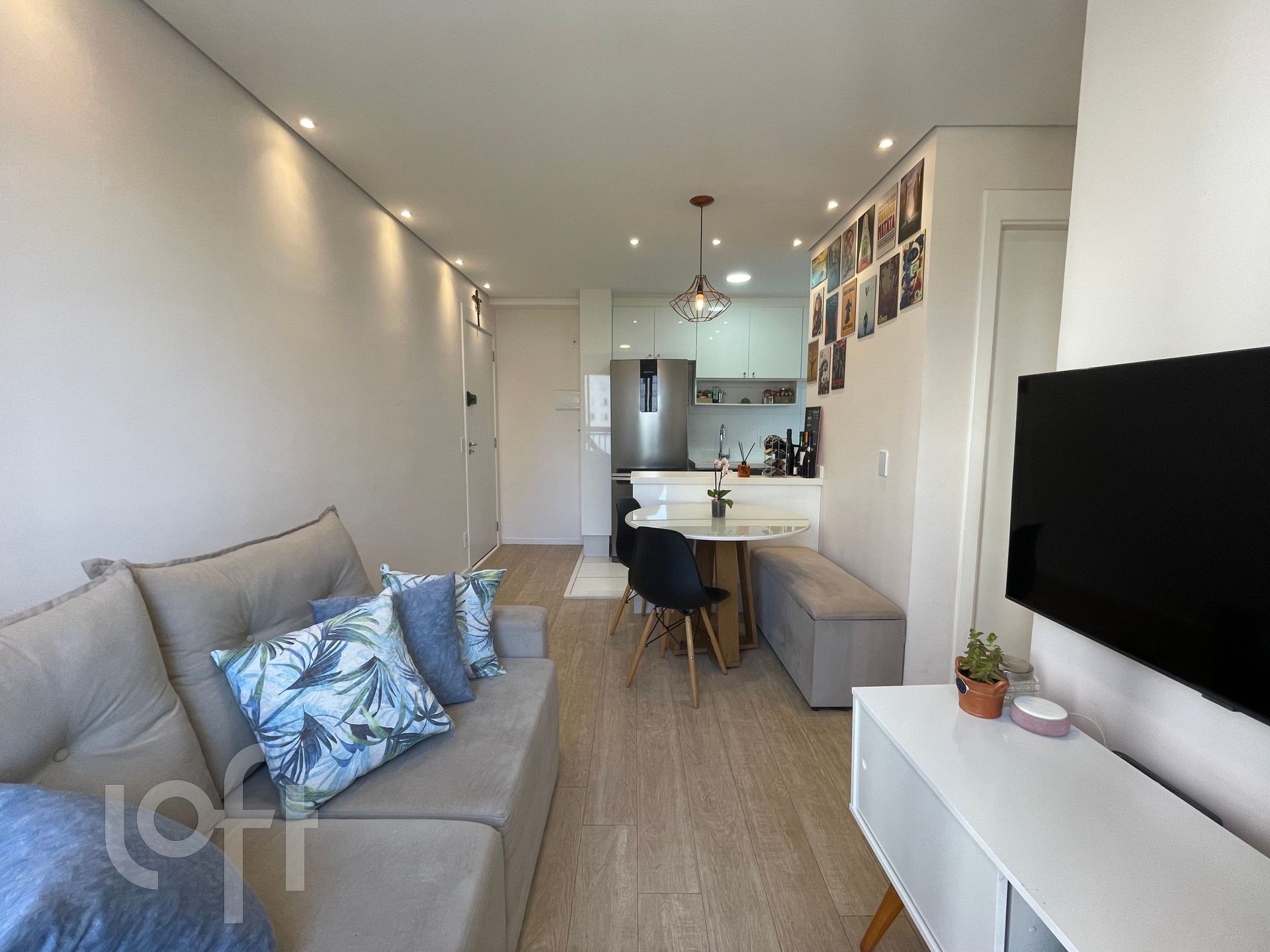 Apartamento à venda com 2 quartos, 42m² - Foto 2