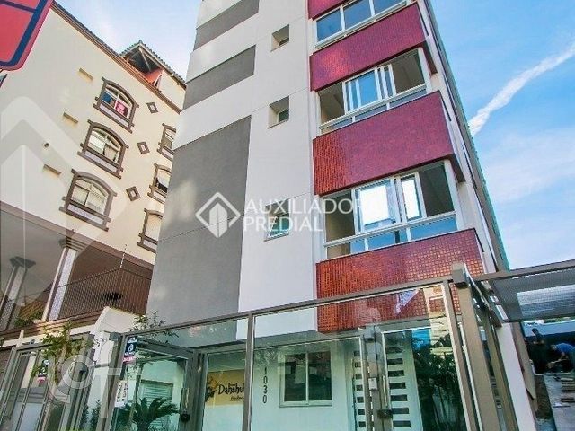 Apartamento com 89m², 2 dormitórios, 1 suíte, 2 vagas, Auxiliadora em Porto Alegre