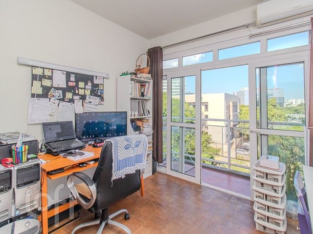 Apartamento com 107m², 3 dormitórios, 1 suíte, Santana em Porto Alegre