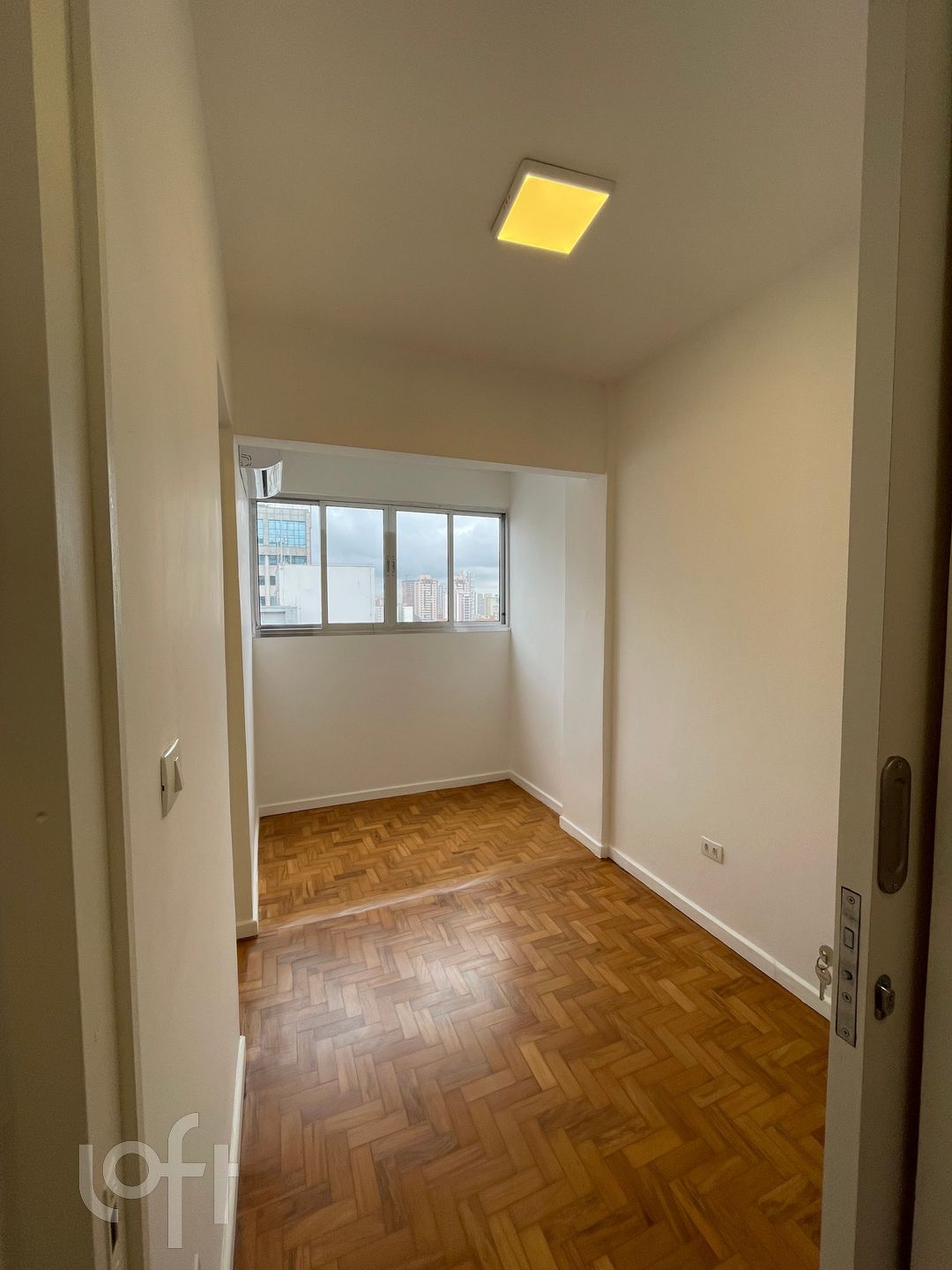 Apartamento à venda com 3 quartos, 75m² - Foto 2