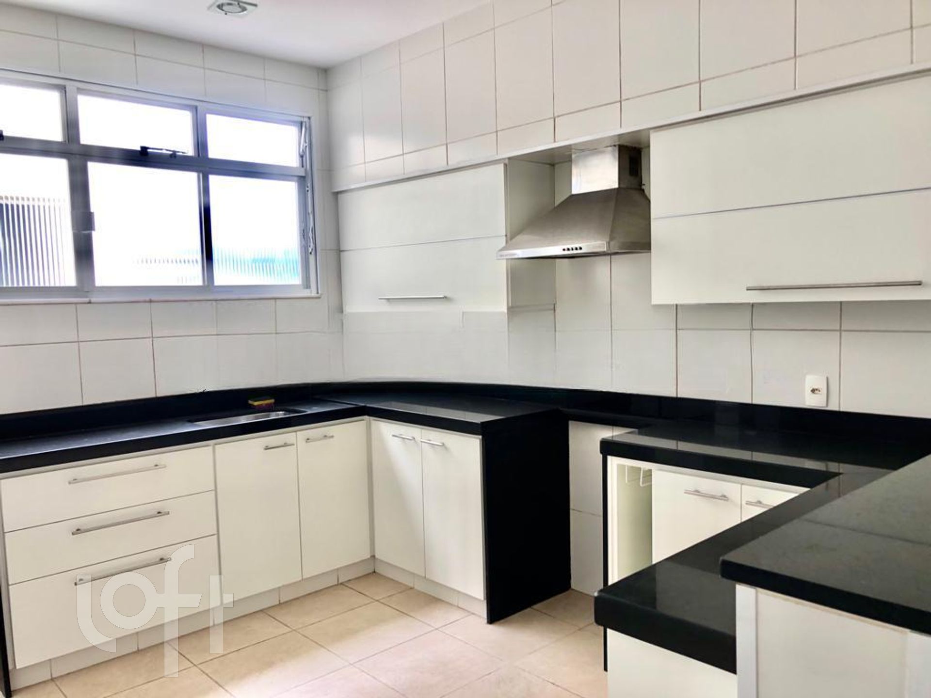 Apartamento à venda com 3 quartos, 283m² - Foto 2