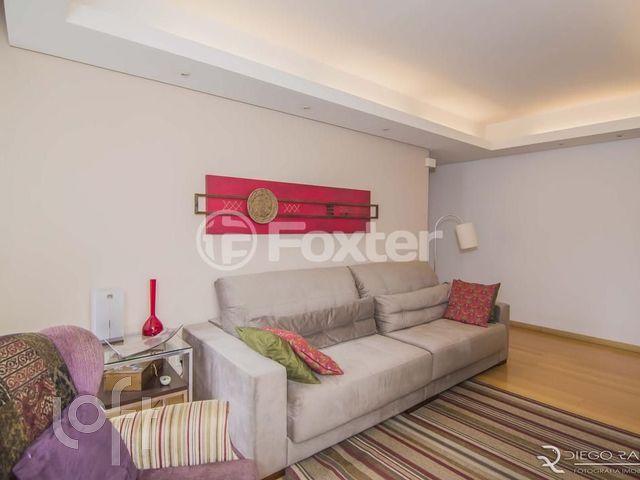 Apartamento com 111m², 3 dormitórios, 1 suíte, Chácara das Pedras em Porto Alegre
