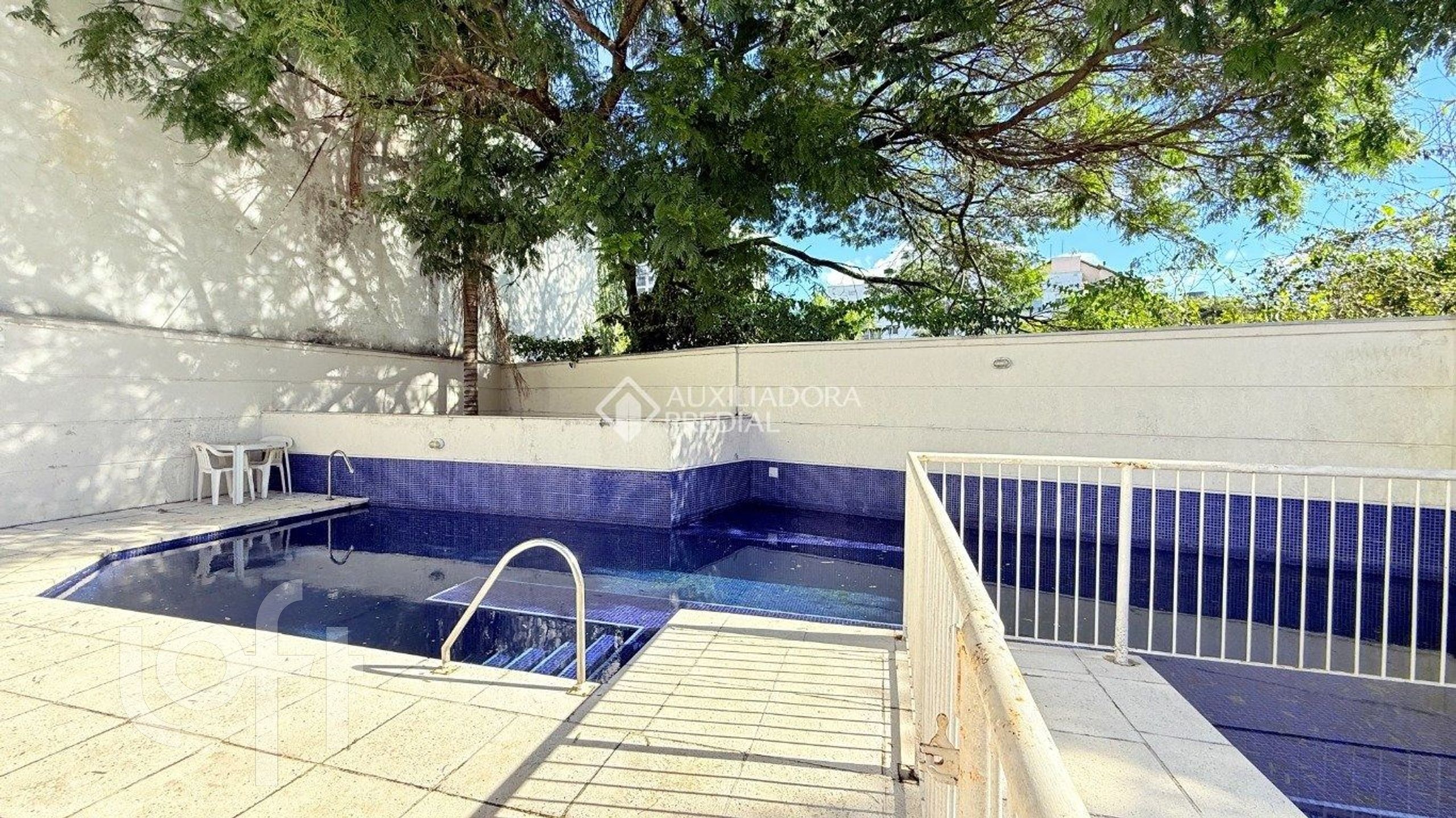 Apartamento à venda em Azenha com 60 m², 2 quartos, 1 suíte, 1 vaga