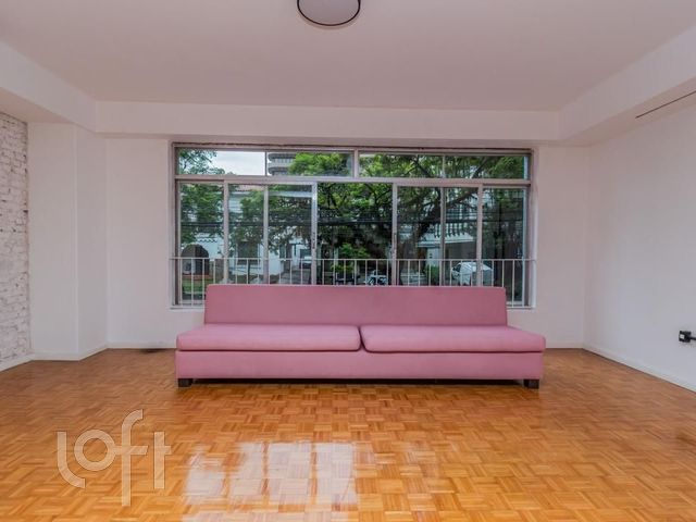Apartamento com 244m², 4 dormitórios, 1 suíte, 2 vagas, Moinhos de Vento em Porto Alegre