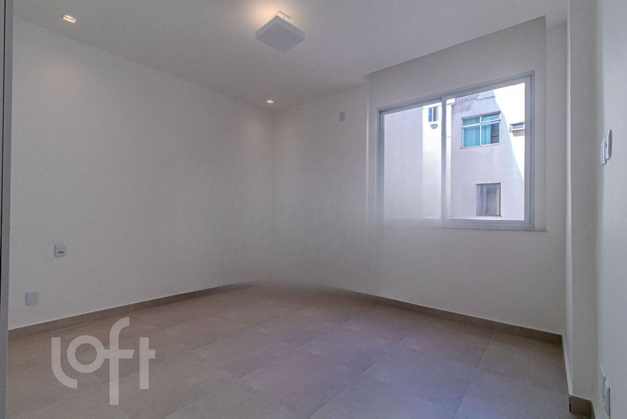 Apartamento à venda com 3 quartos, 135m² - Foto 21