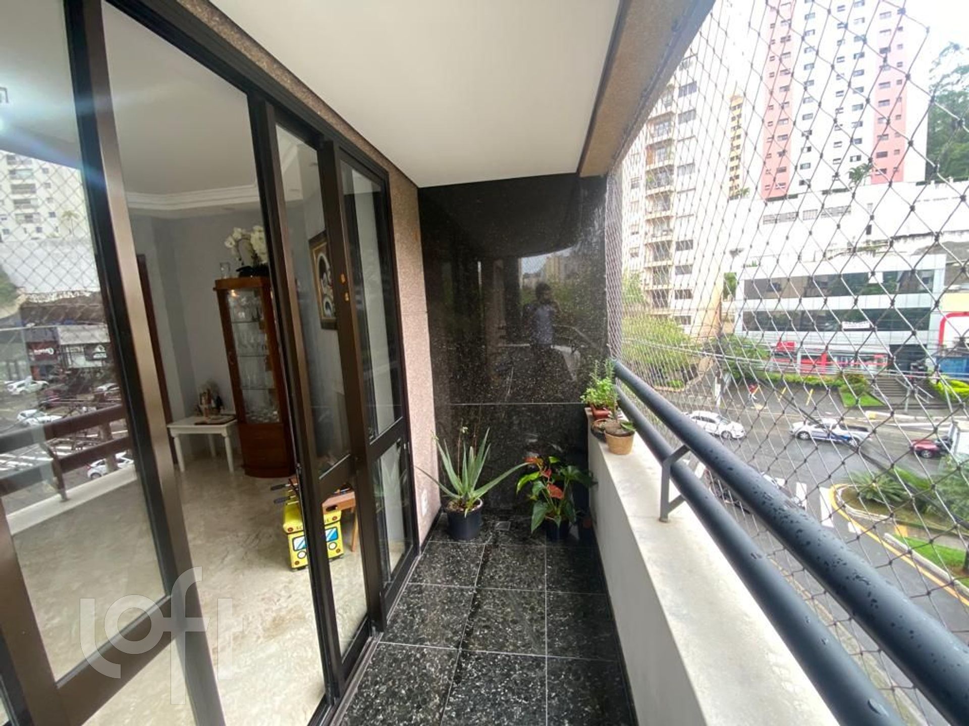 Apartamento à venda com 3 quartos, 150m² - Foto 2