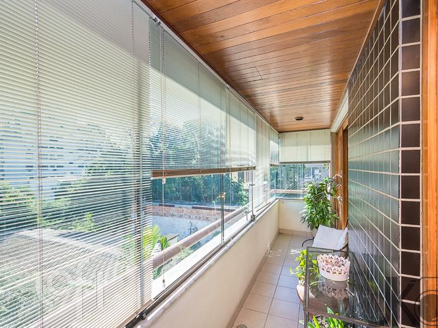 Apartamento com 136m², 3 dormitórios, 1 suíte, 1 vaga, Rio Branco em Porto Alegre