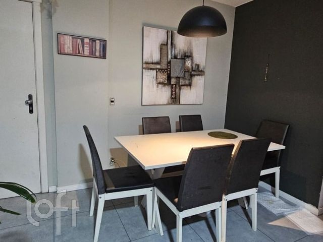 Apartamento com 65m², 3 dormitórios, 1 suíte, 1 vaga, Vila Ipiranga em Porto Alegre