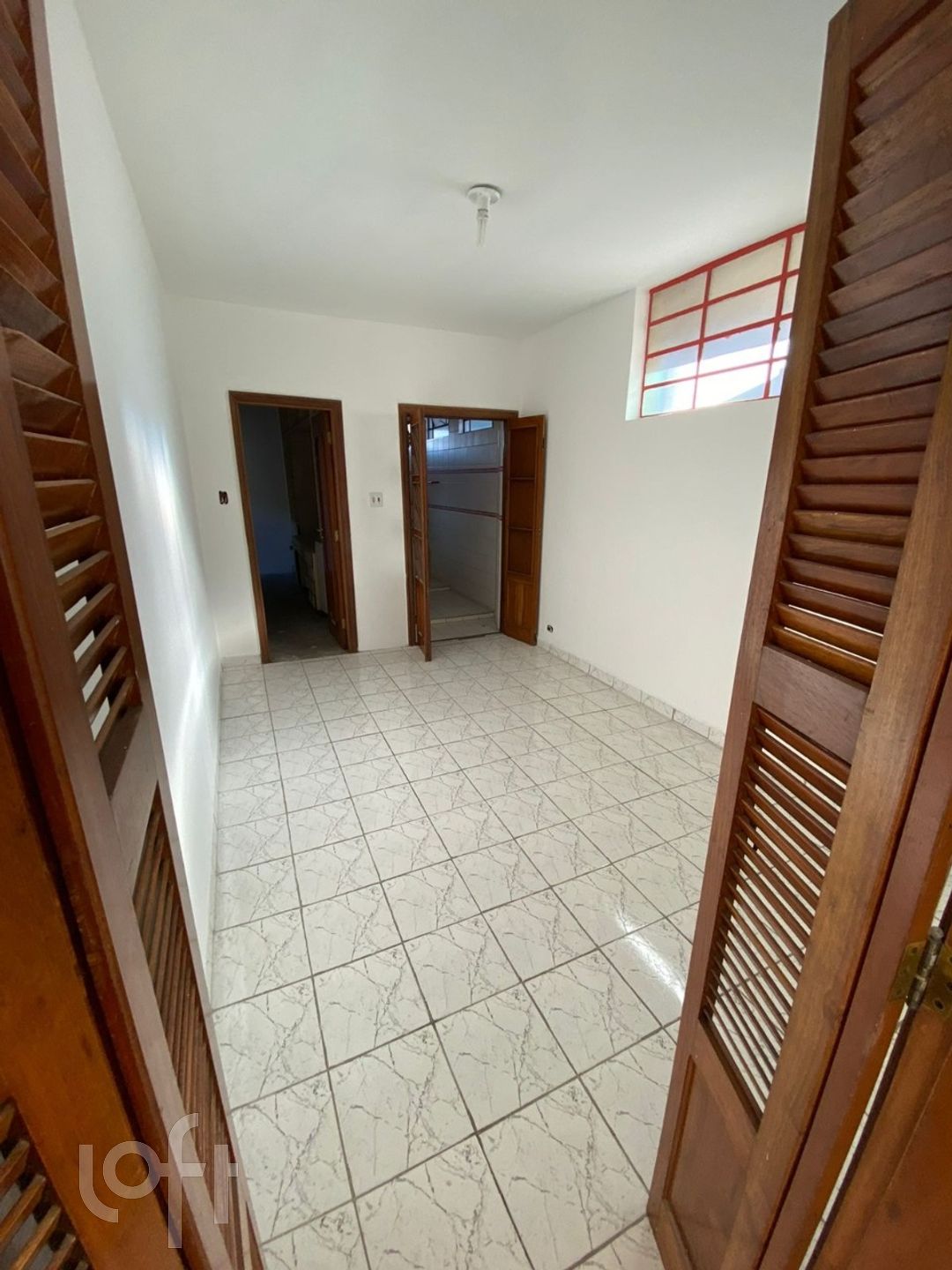 Casa à venda com 3 quartos, 318m² - Foto 7