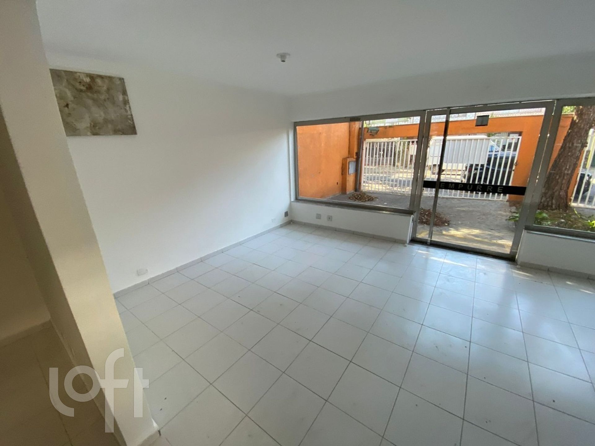 Casa à venda com 3 quartos, 318m² - Foto 2