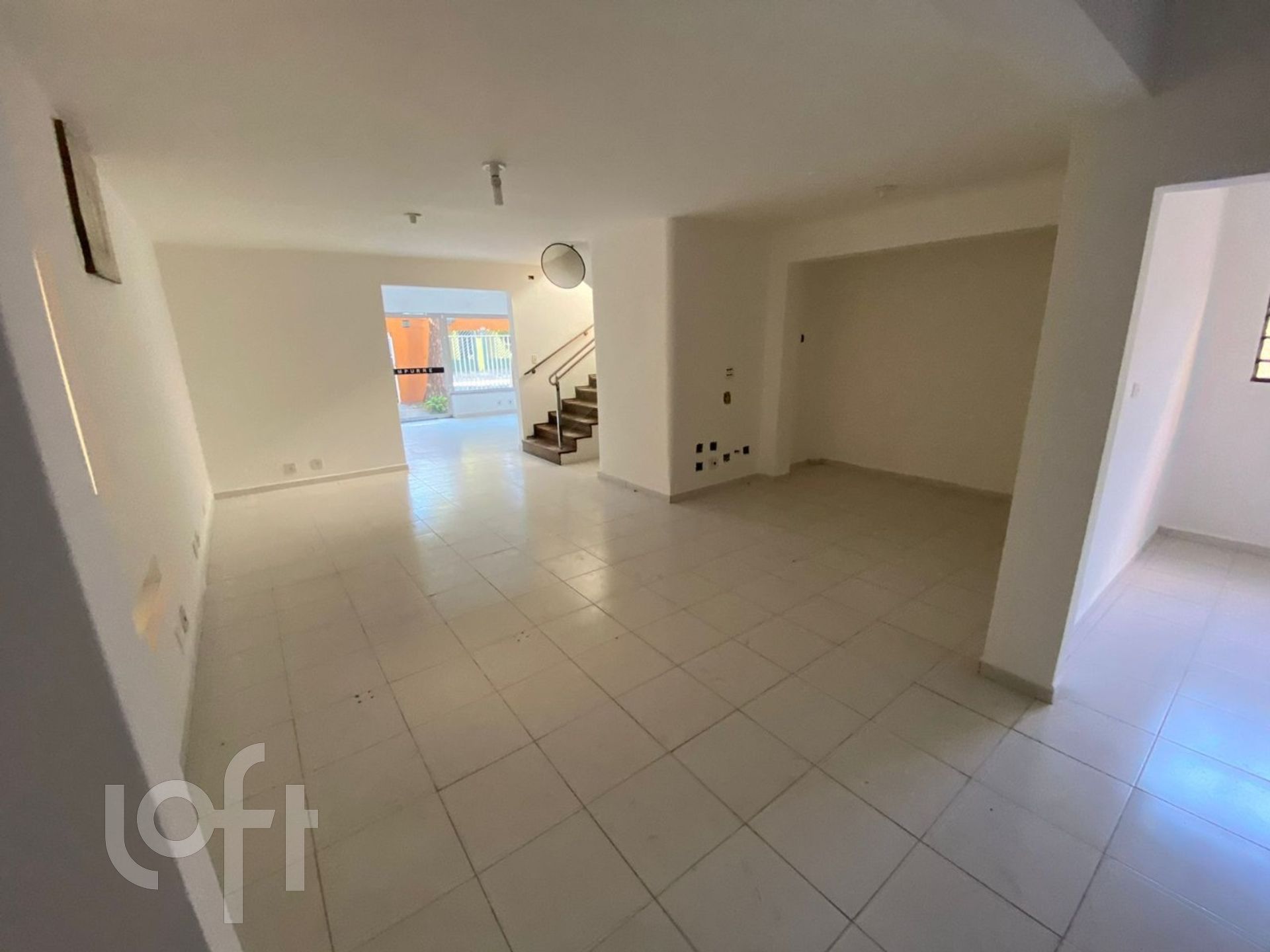 Casa à venda com 3 quartos, 318m² - Foto 3