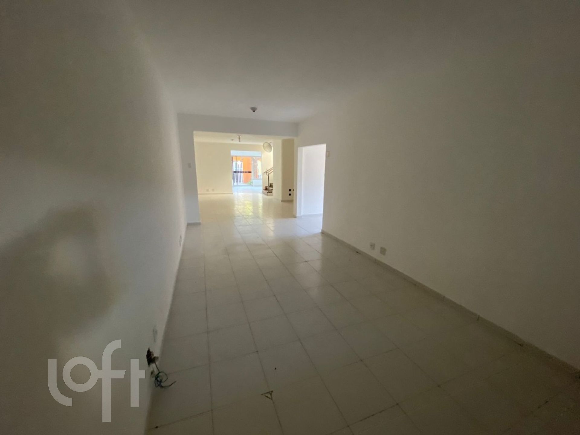 Casa à venda com 3 quartos, 318m² - Foto 4