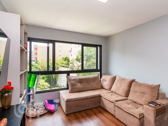 Apartamento com 96m², 3 dormitórios, 1 suíte, 2 vagas, Menino Deus em Porto Alegre