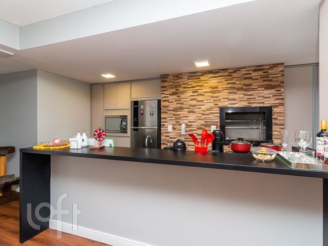 Apartamento com 96m², 3 dormitórios, 1 suíte, 2 vagas, Menino Deus em Porto Alegre