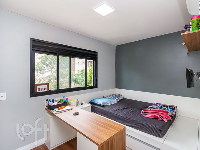 Apartamento com 96m², 3 dormitórios, 1 suíte, 2 vagas, Menino Deus em Porto Alegre