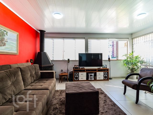 Apartamento com 104m², 2 dormitórios, 2 vagas, São João em Porto Alegre