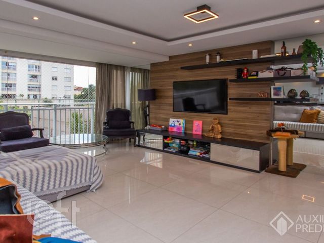 Apartamento com 125m², 3 dormitórios, 1 suíte, Jardim Europa em Porto Alegre