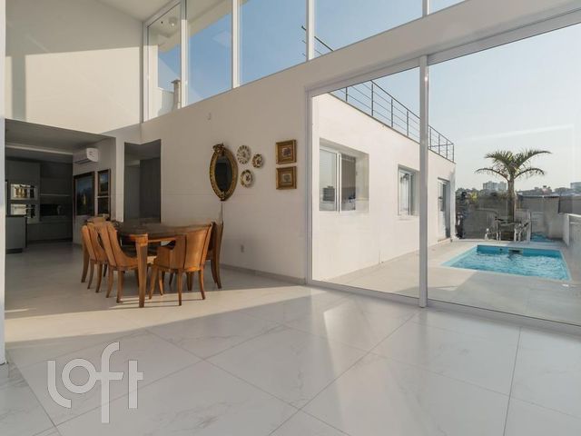 Casa com 178m², 3 dormitórios, 1 suíte, 3 vagas, Chácara das Pedras em Porto Alegre