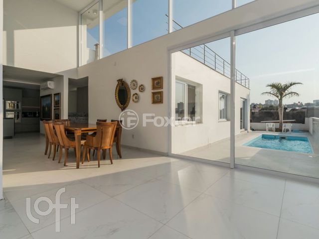 Casa com 178m², 3 dormitórios, 1 suíte, 3 vagas, Chácara das Pedras em Porto Alegre