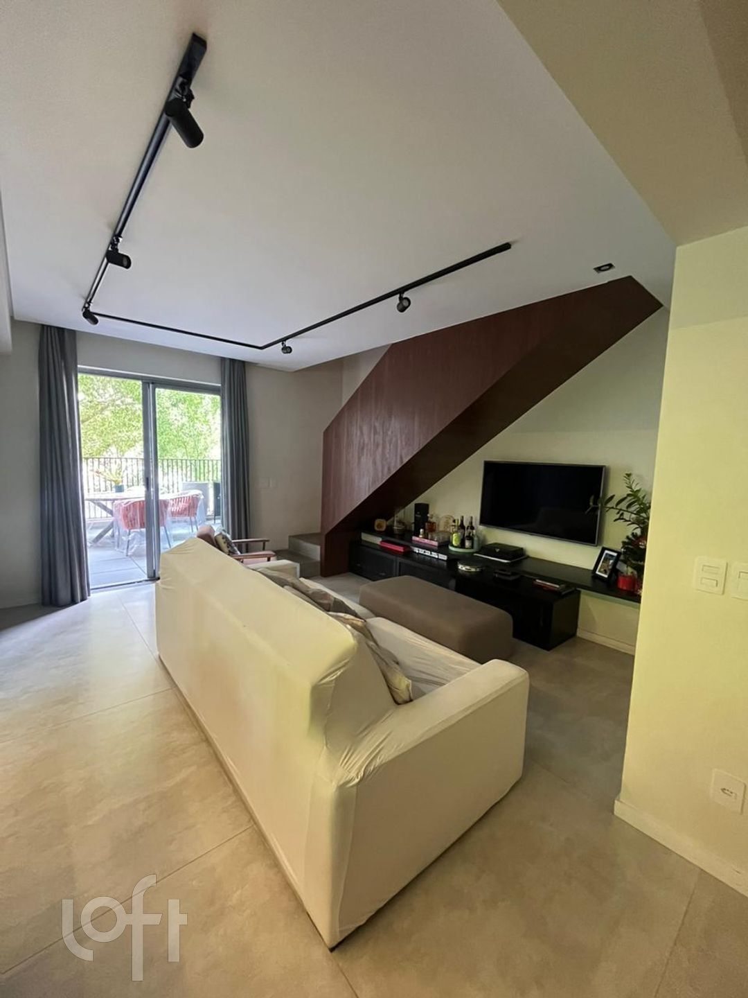 Apartamento à venda com 2 quartos, 110m² - Foto 1