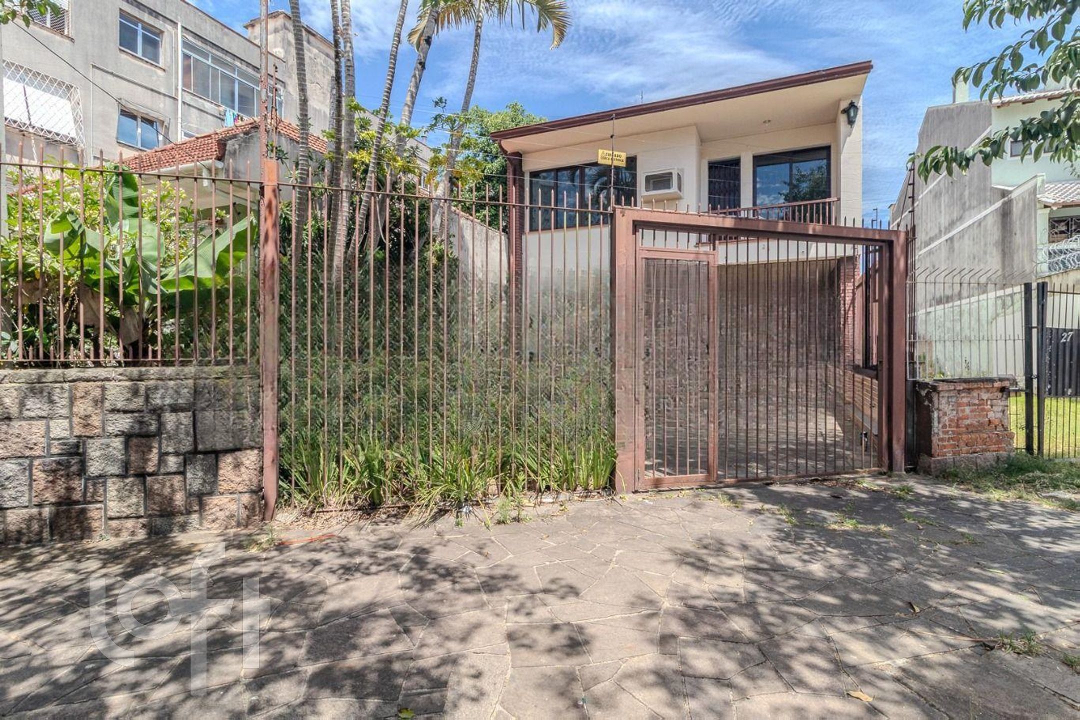 Casa com 180m², 3 dormitórios, 4 vagas, São João em Porto Alegre